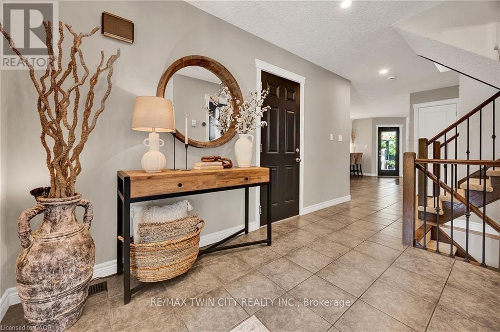 202 BROOKMEAD STREET — photo 3