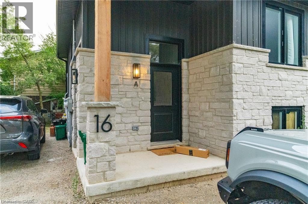 16 HINCKS Street Unit# A — photo 3