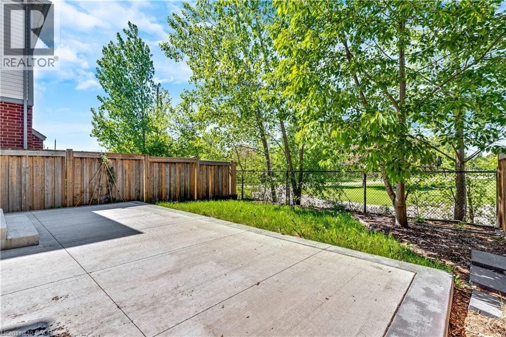 290 APPLE HILL Crescent — photo 3