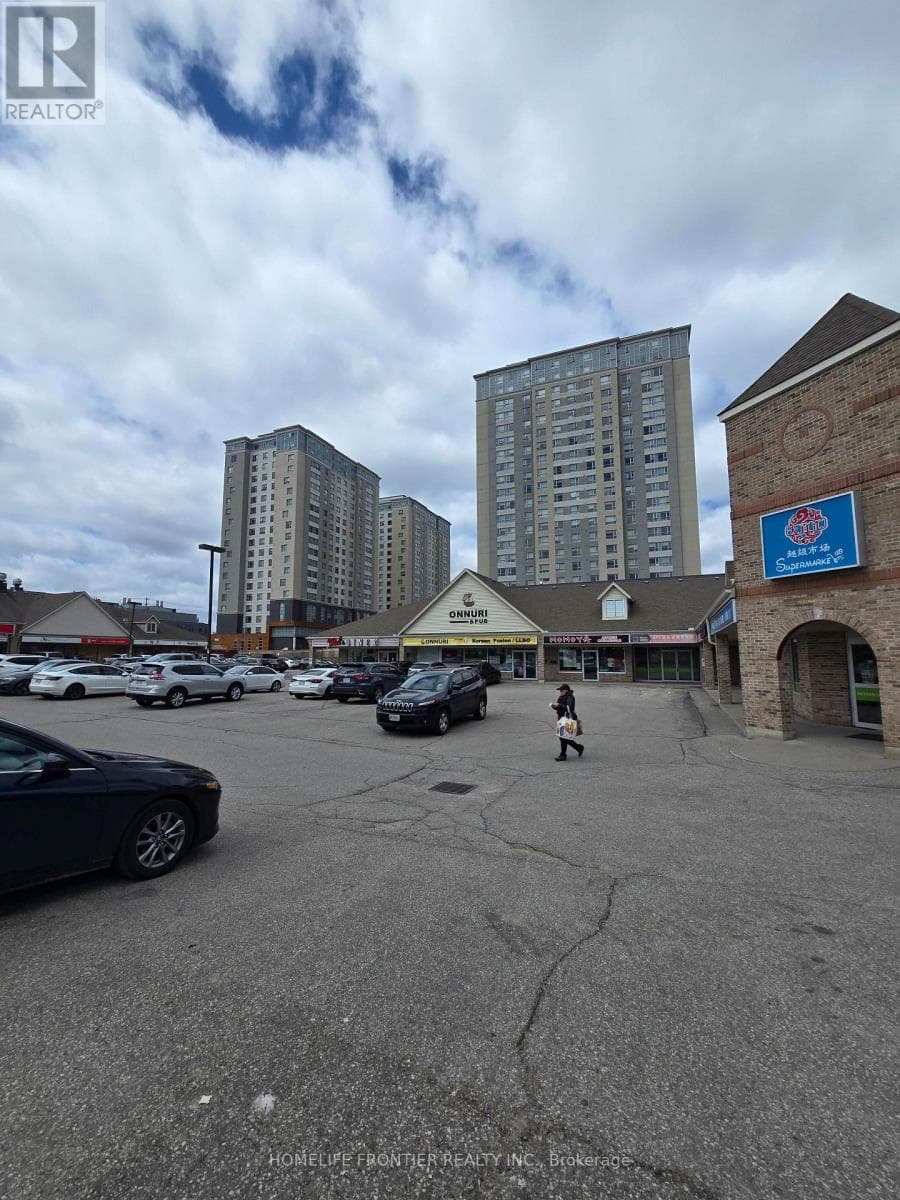6B - 140 UNIVERSITY AVENUE W — photo 3