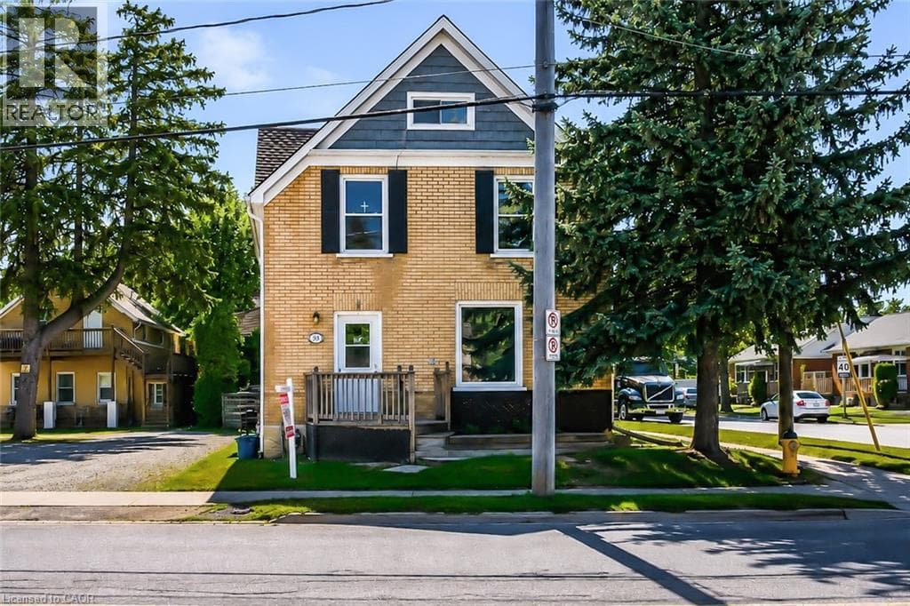 93 LANCASTER Street W — photo 1