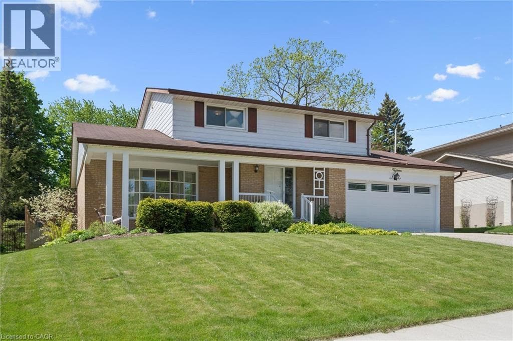 15 CLOVERDALE Crescent — photo 3