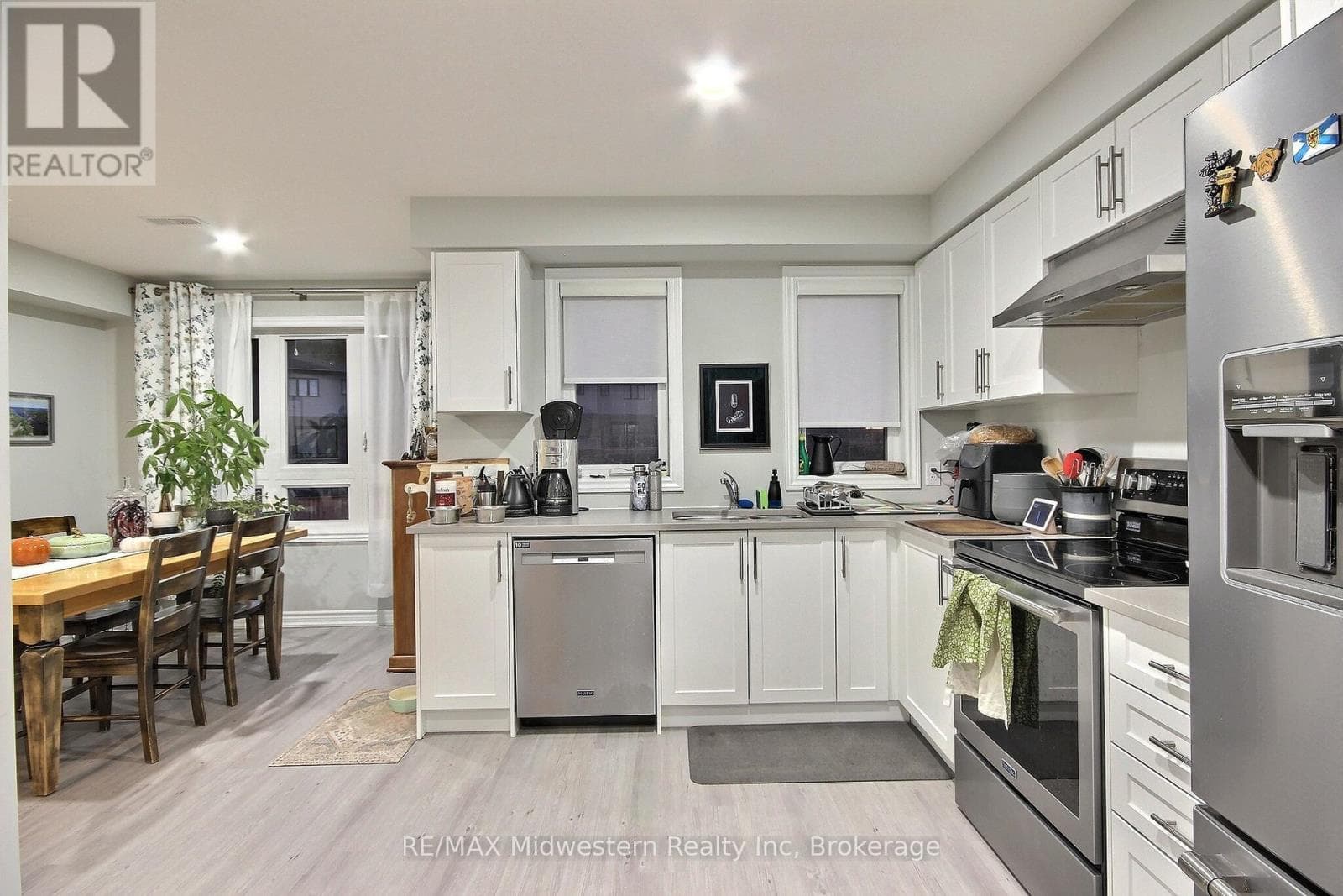 35 - 287 CHAPEL HILL DRIVE — photo 2