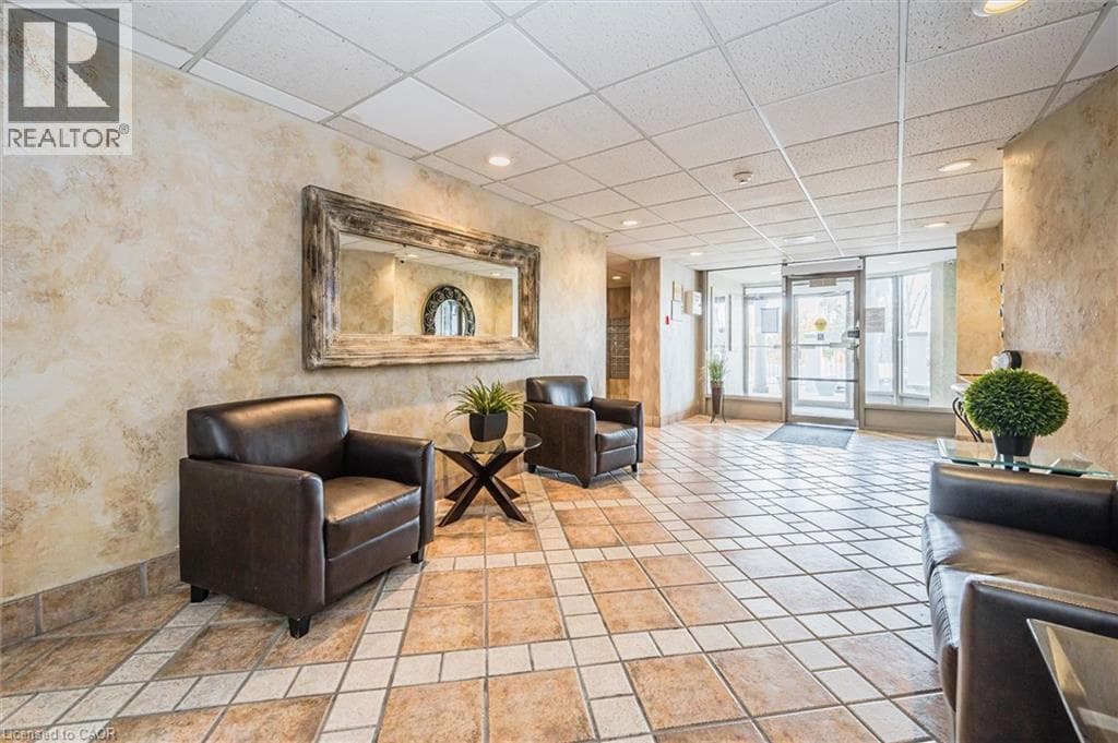 55 GREEN VALLEY Drive Unit# 1803 — photo 3