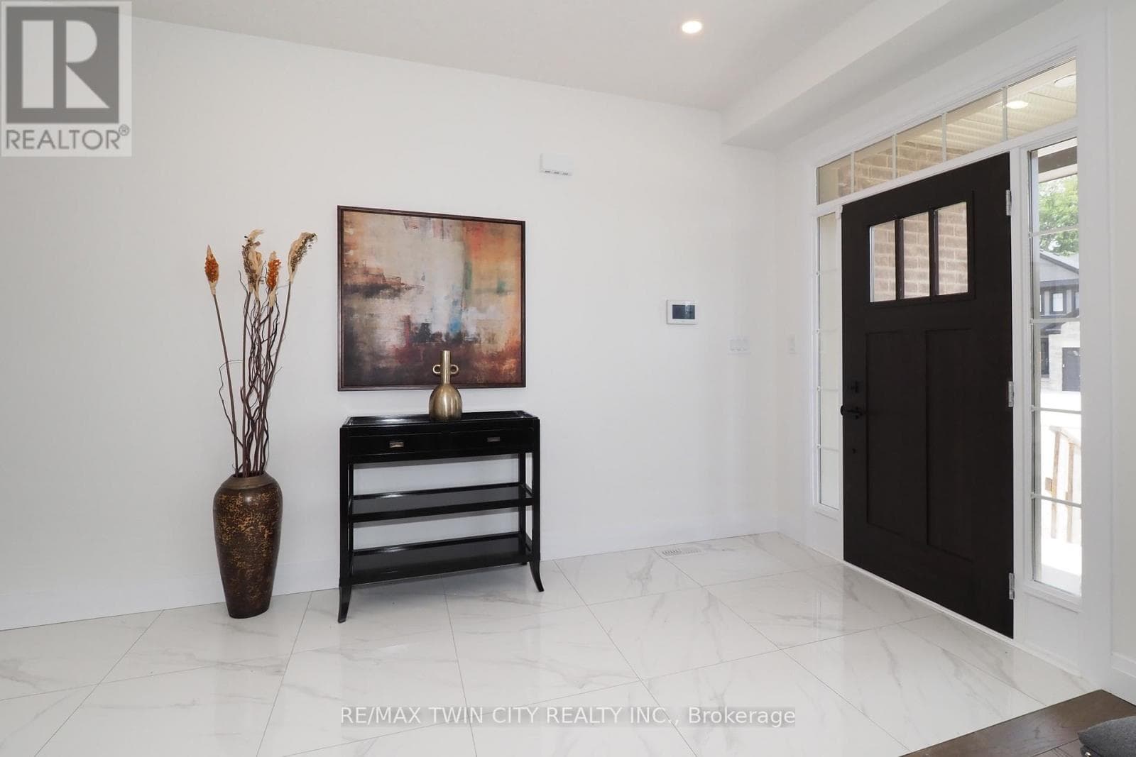 217 JEFFREY PLACE — photo 3