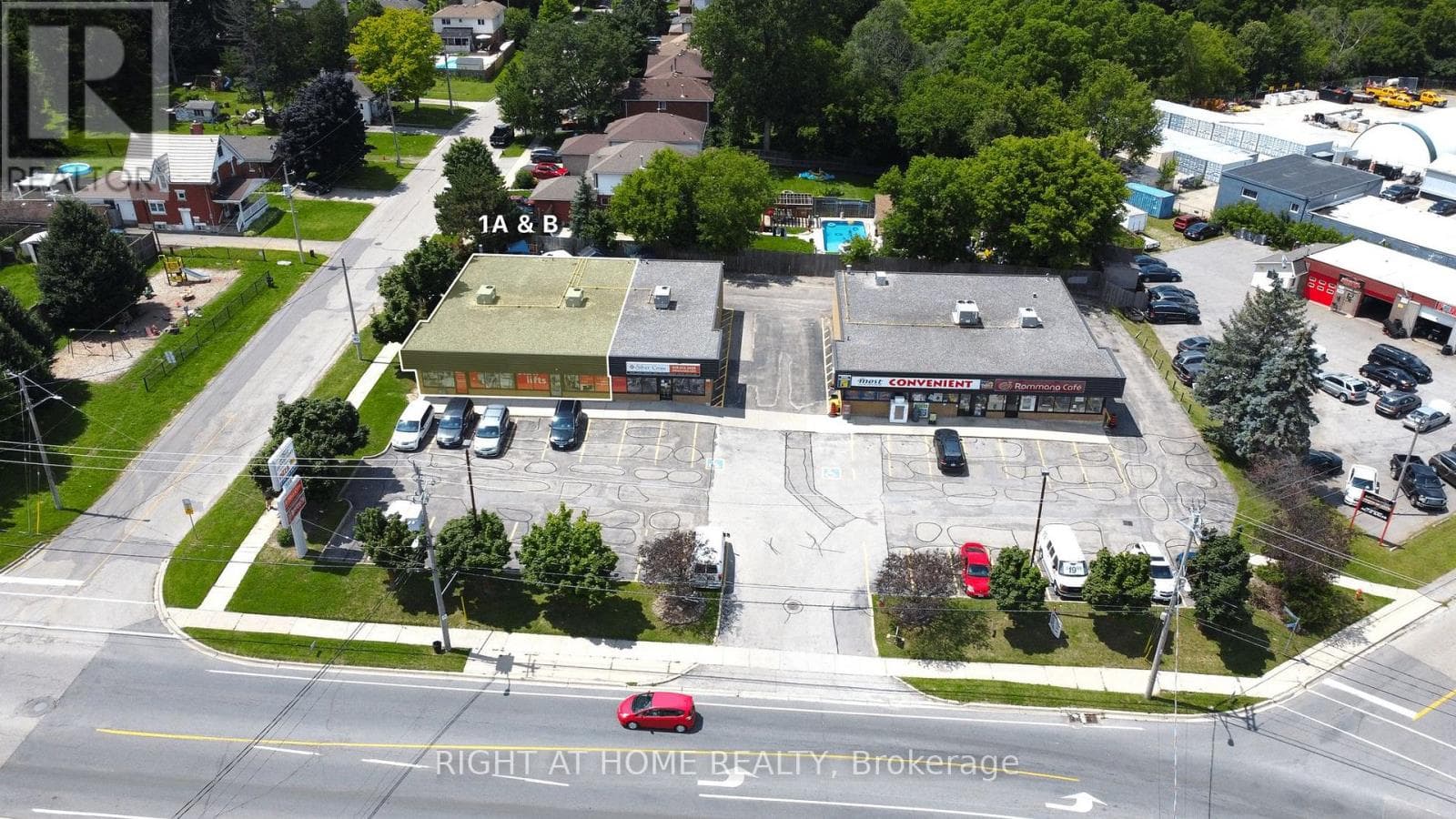 UNIT 1 A & B - 569 LANCASTER STREET W — photo 2