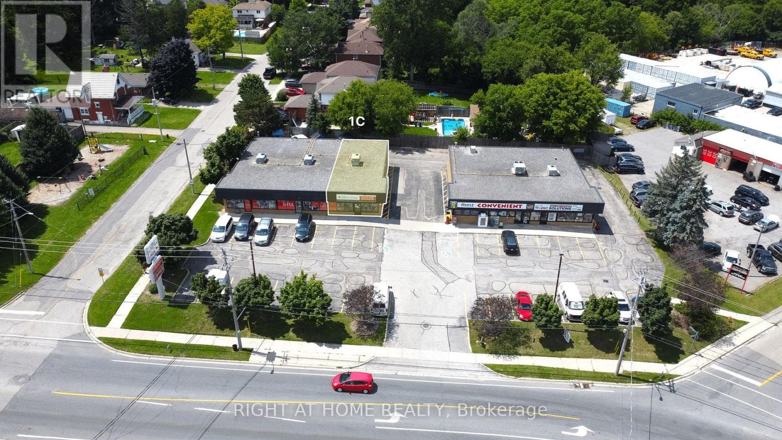 1C - 569 LANCASTER STREET W — photo 2