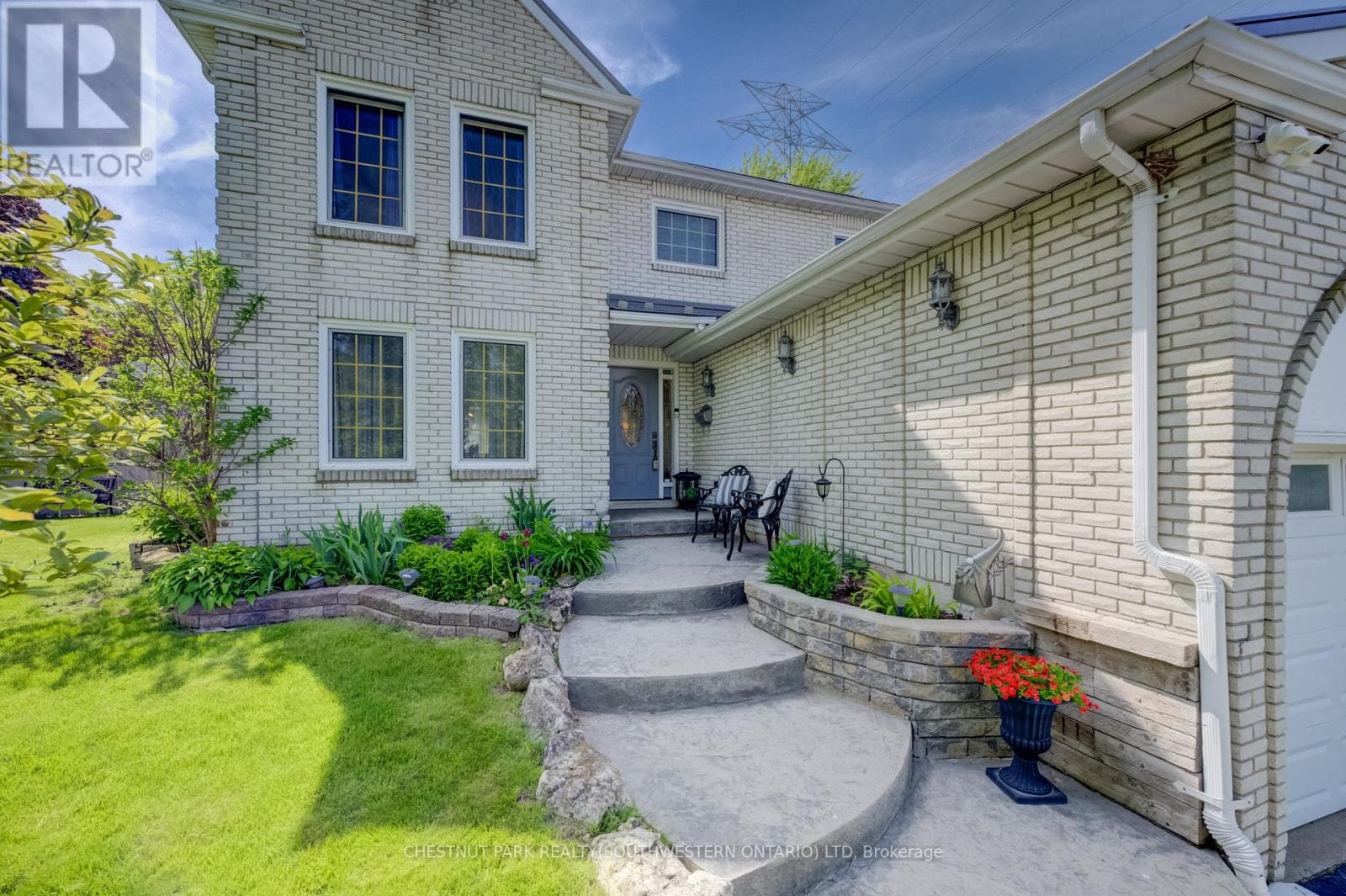 135 ROYAL ORCHARD DRIVE — photo 3