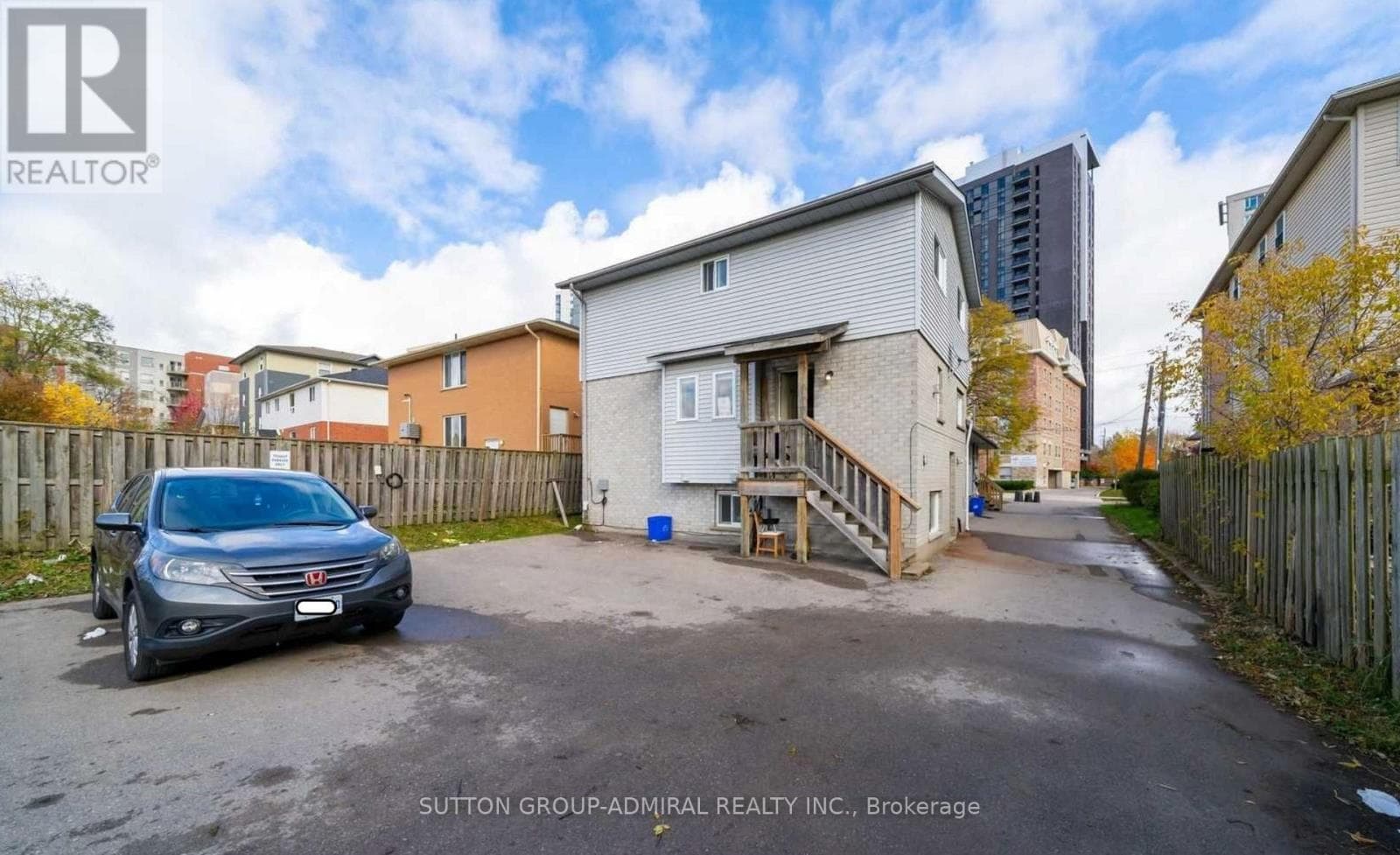 329 SPRUCE STREET — photo 3