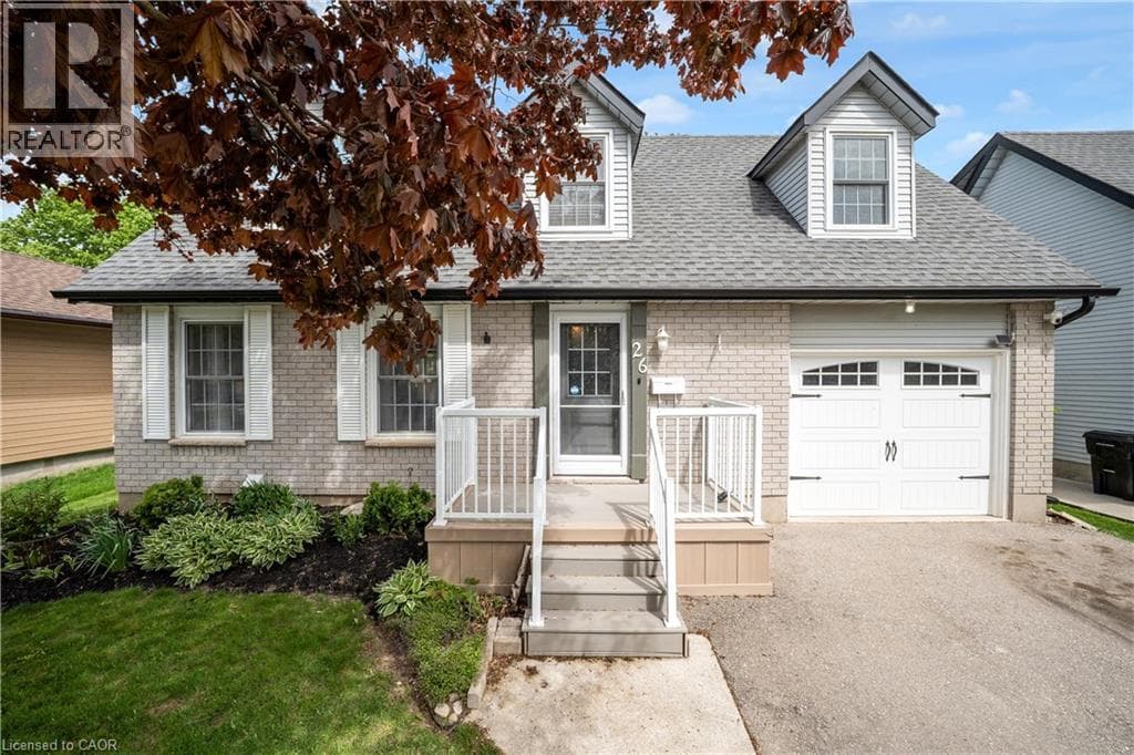 26 PEACHTREE Crescent — photo 1