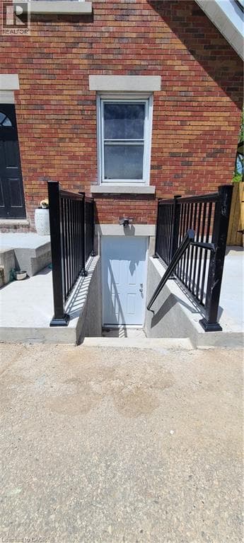 120 ELMWOOD Avenue Unit# B — photo 2