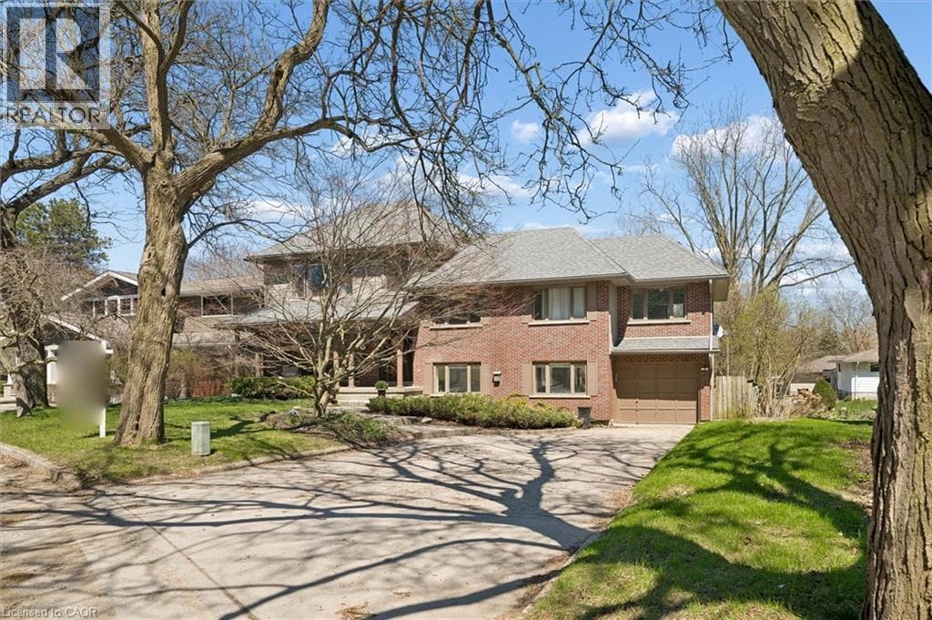 75 LYON Avenue — photo 2