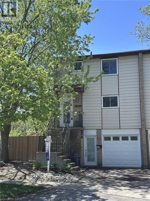 423 CADBURY Court Unit# A — photo 1