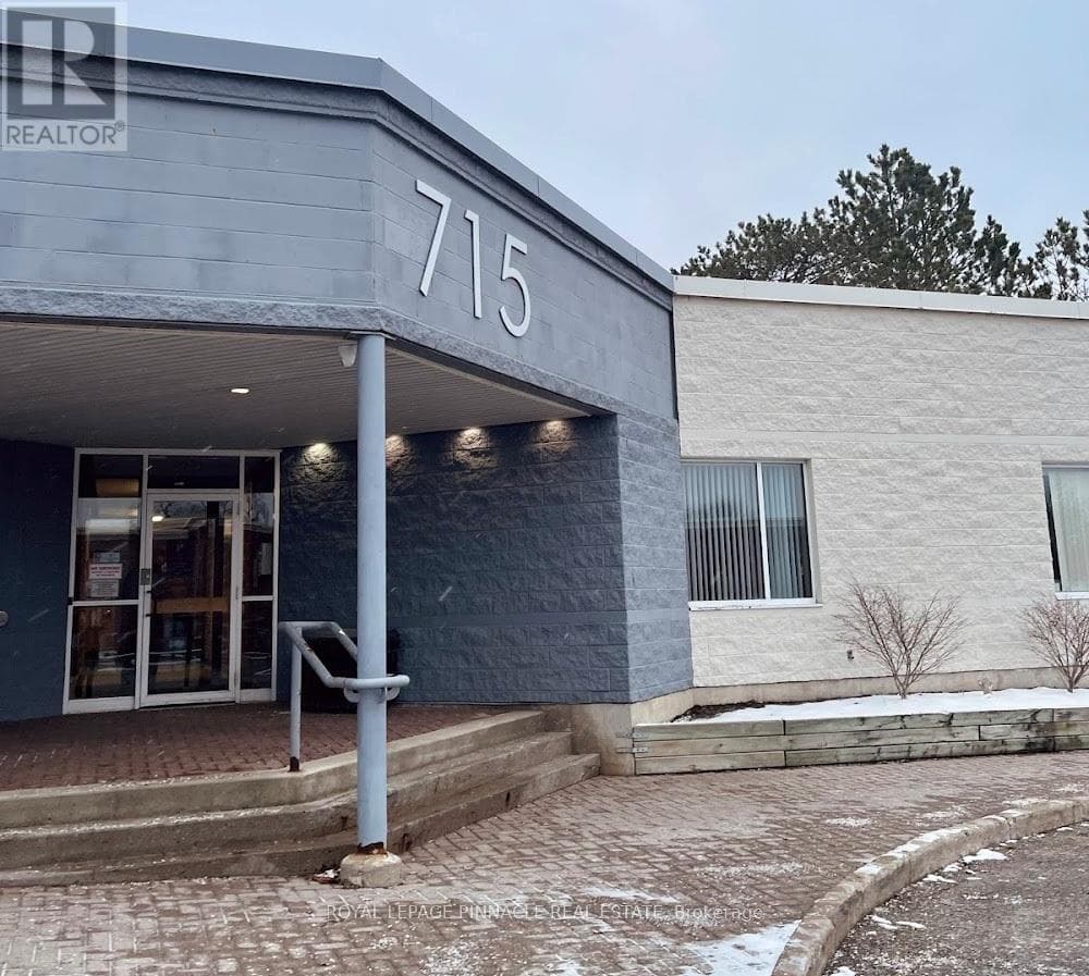 8-E - 715 CORONATION BOULEVARD — photo 1
