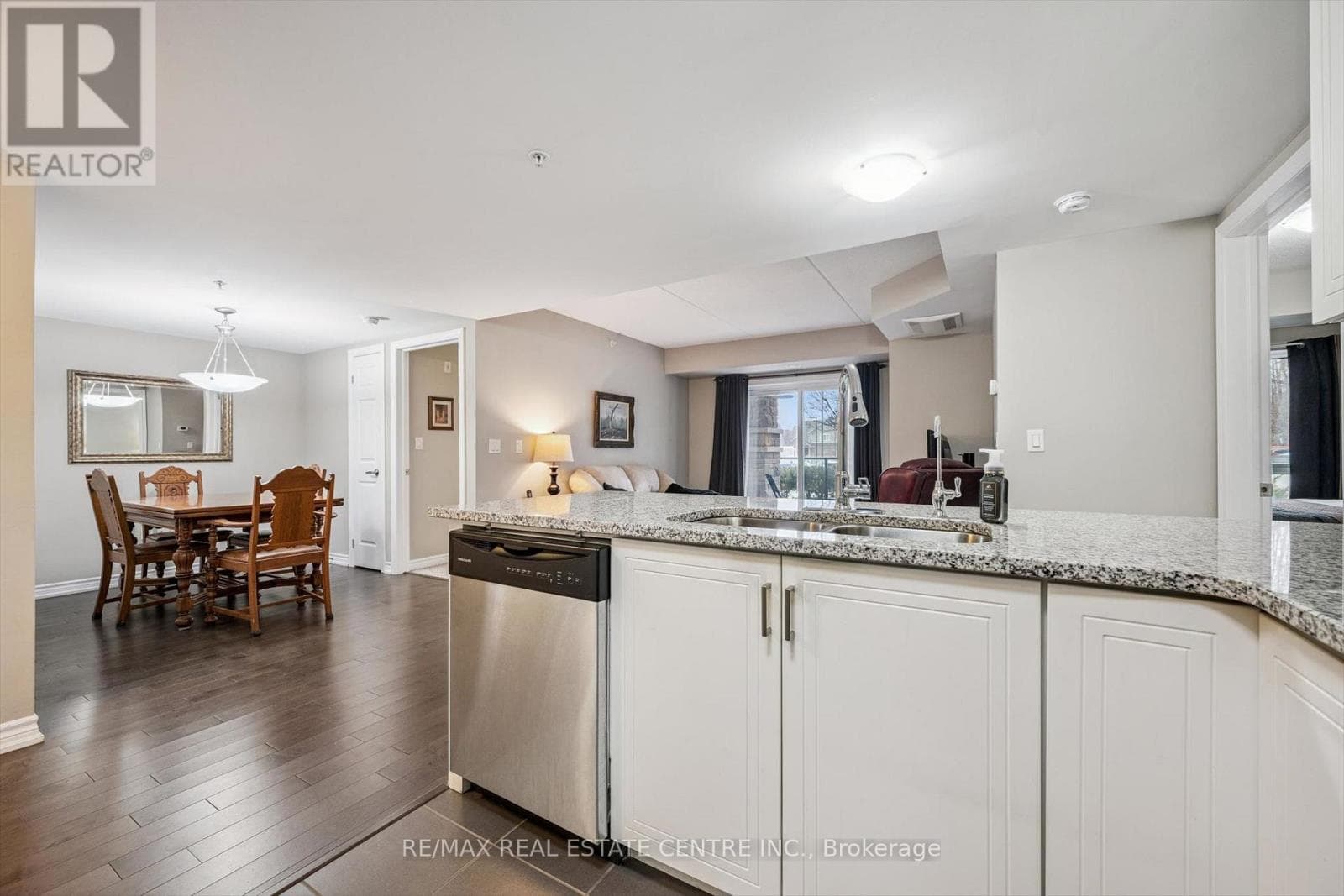 111 - 50 BRYAN COURT — photo 3