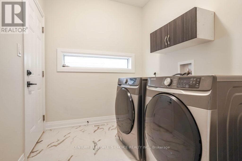 213 SEDGEWOOD STREET — photo 3