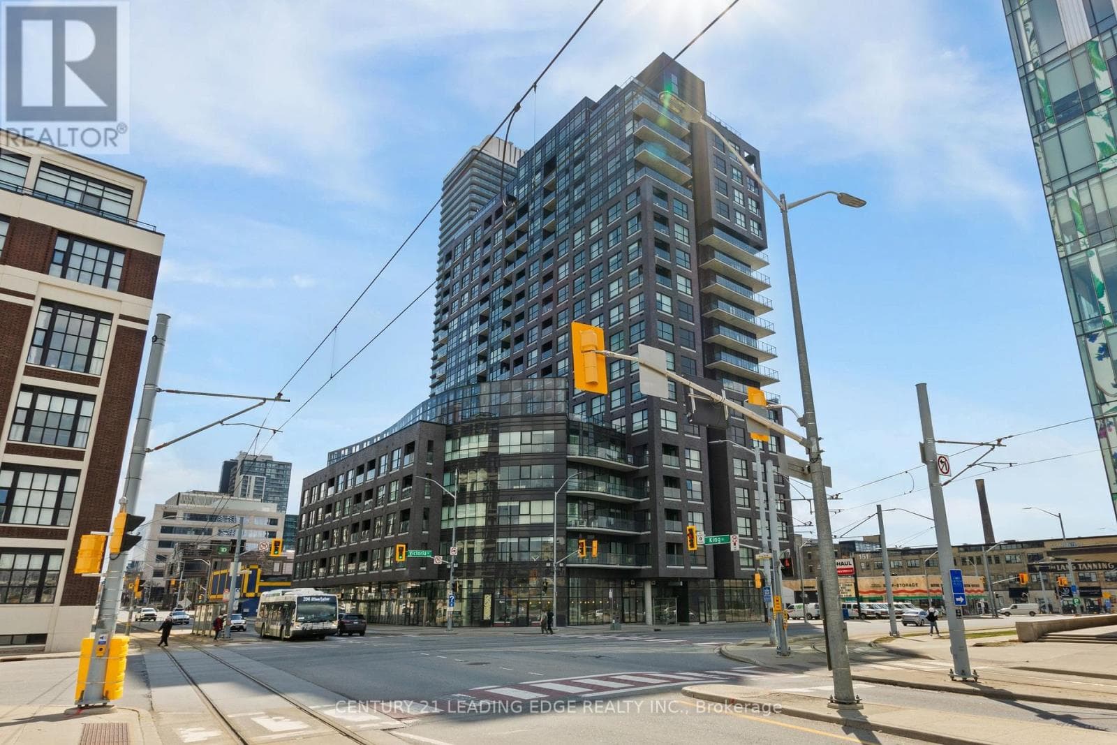 1308 - 1 VICTORIA STREET S — photo 1