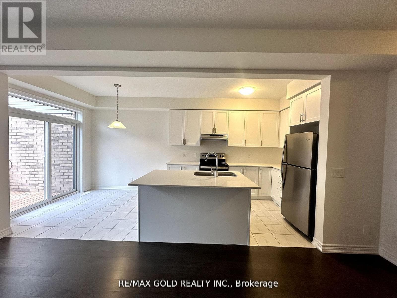 147 BROADACRE DRIVE — photo 2