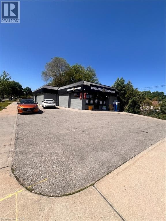 556 STIRLING Avenue S — photo 2