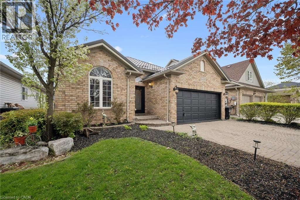 44 MCNICHOL Drive — photo 1
