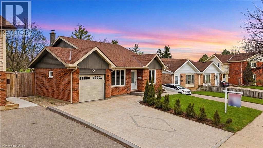 86 CARLYLE Drive — photo 2