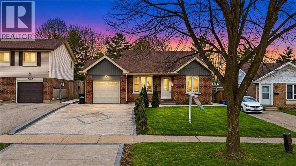 86 CARLYLE Drive — photo 3