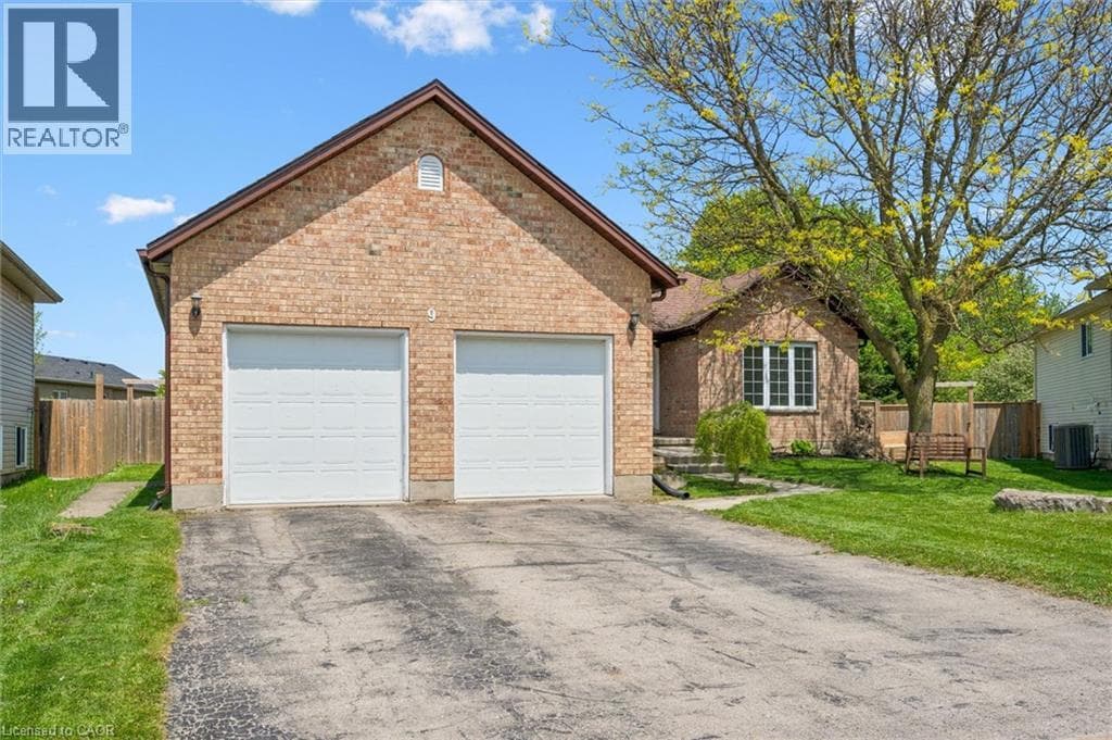 9 BERDUX Place — photo 3