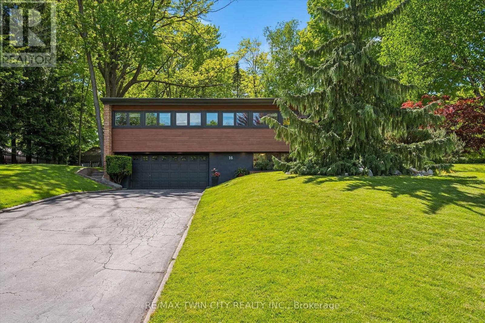 16 PARKWOOD DRIVE — photo 2