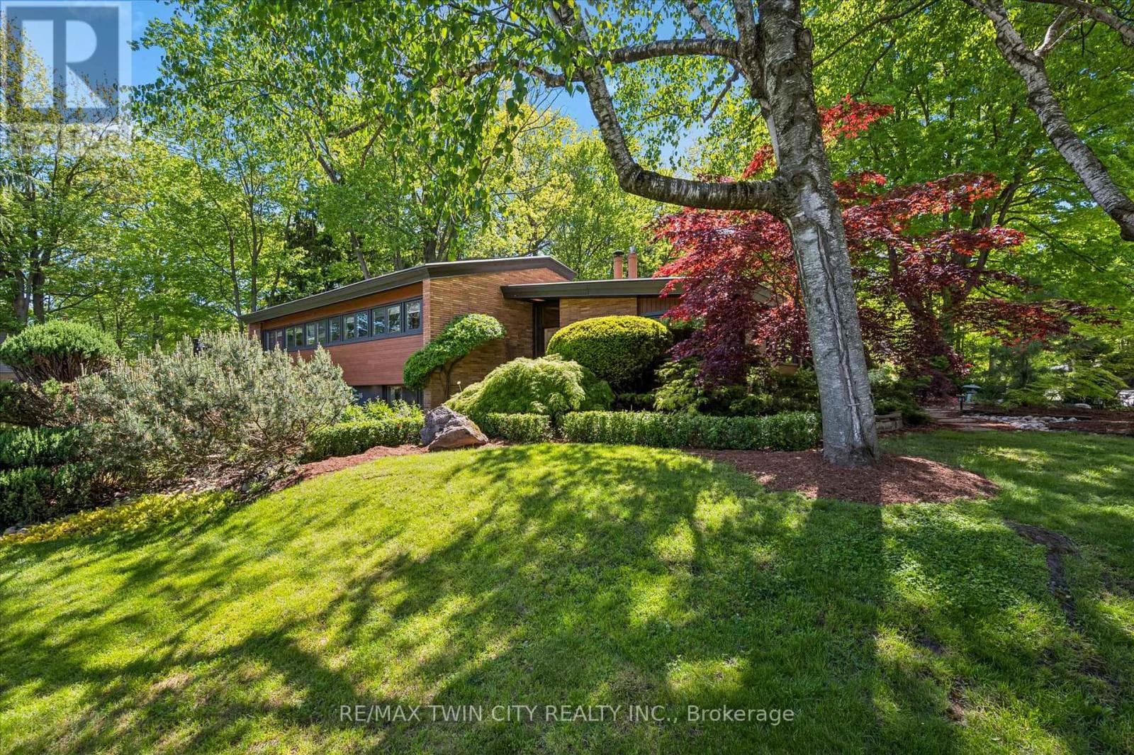 16 PARKWOOD DRIVE — photo 3