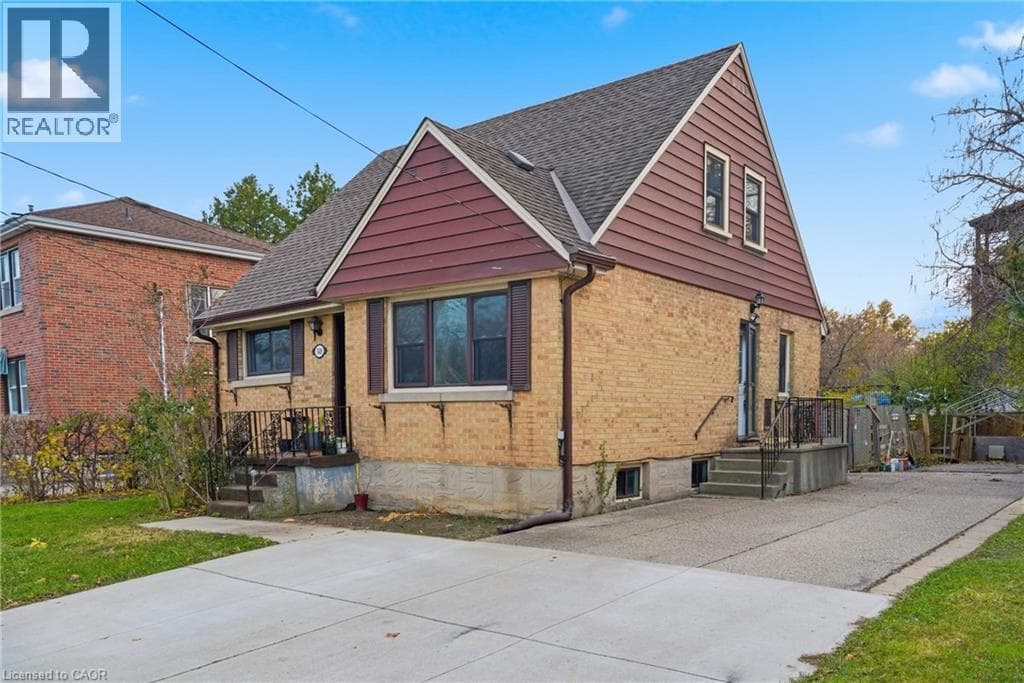 549 WEBER Street E — photo 3