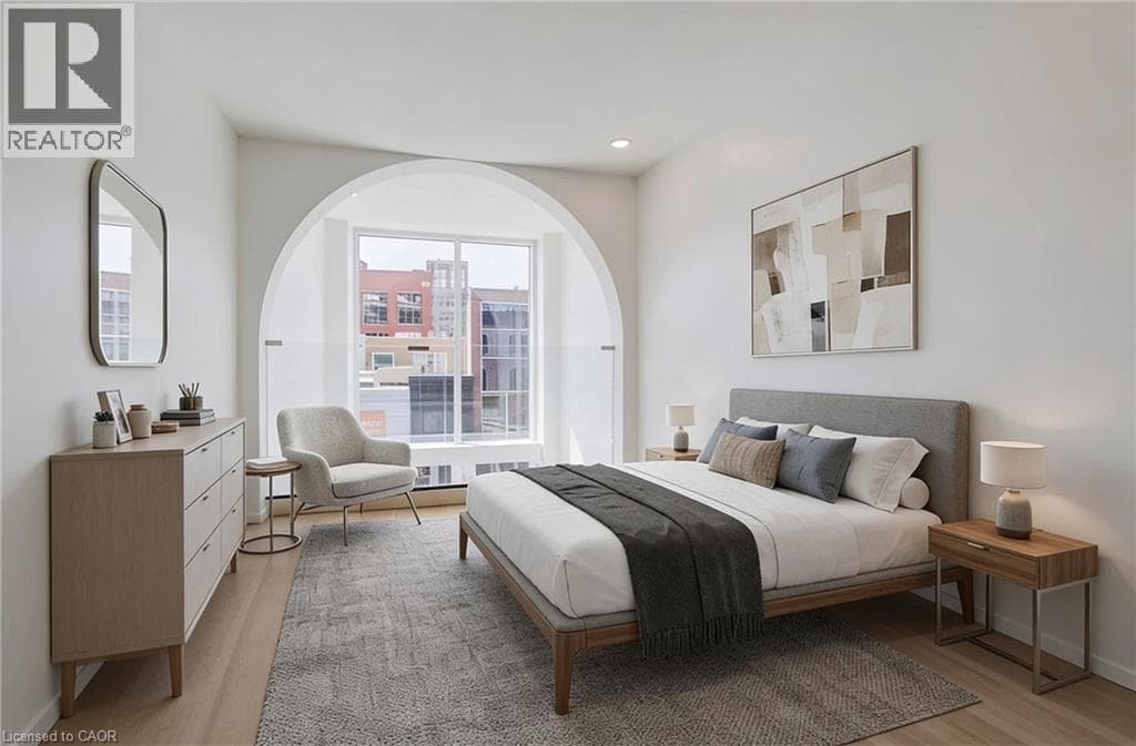 26 KING Street E — photo 1
