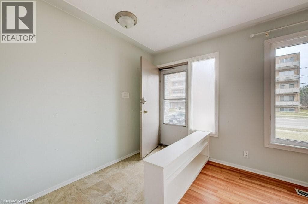 151 FRANKLIN Street N — photo 3