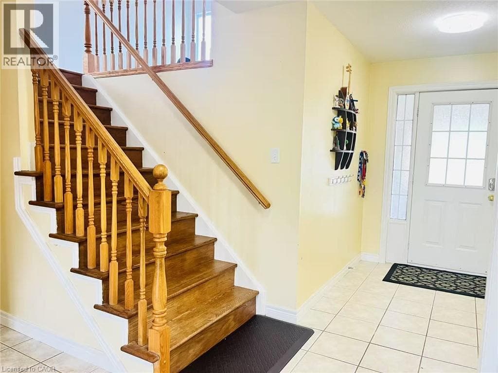 136 HIDDEN CREEK Drive — photo 2
