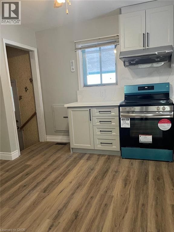 102 MASSEY Avenue — photo 2
