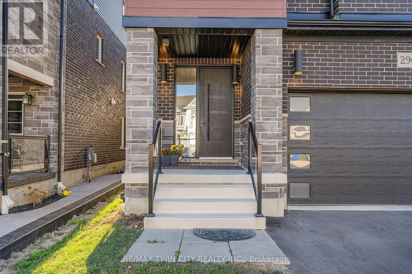 296 RASPBERRY PLACE — photo 3