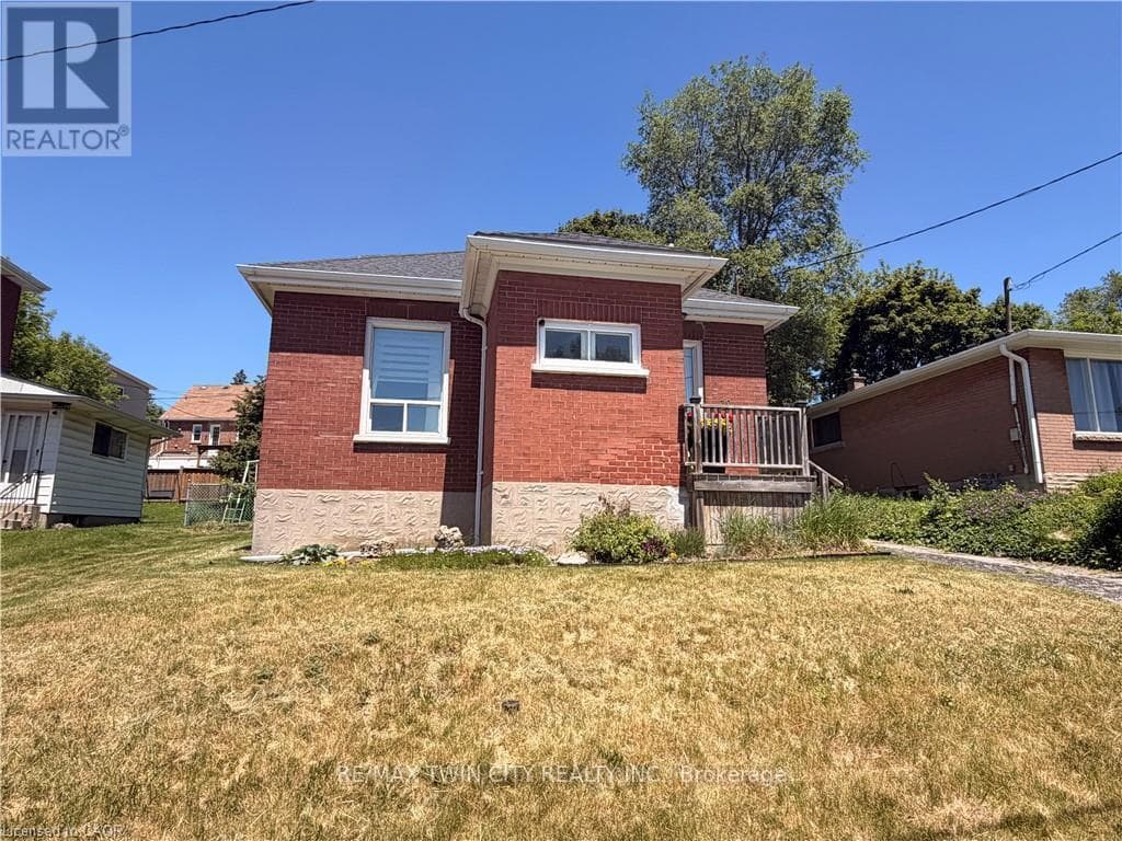 19 PAISLEY HEIGHTS — photo 2