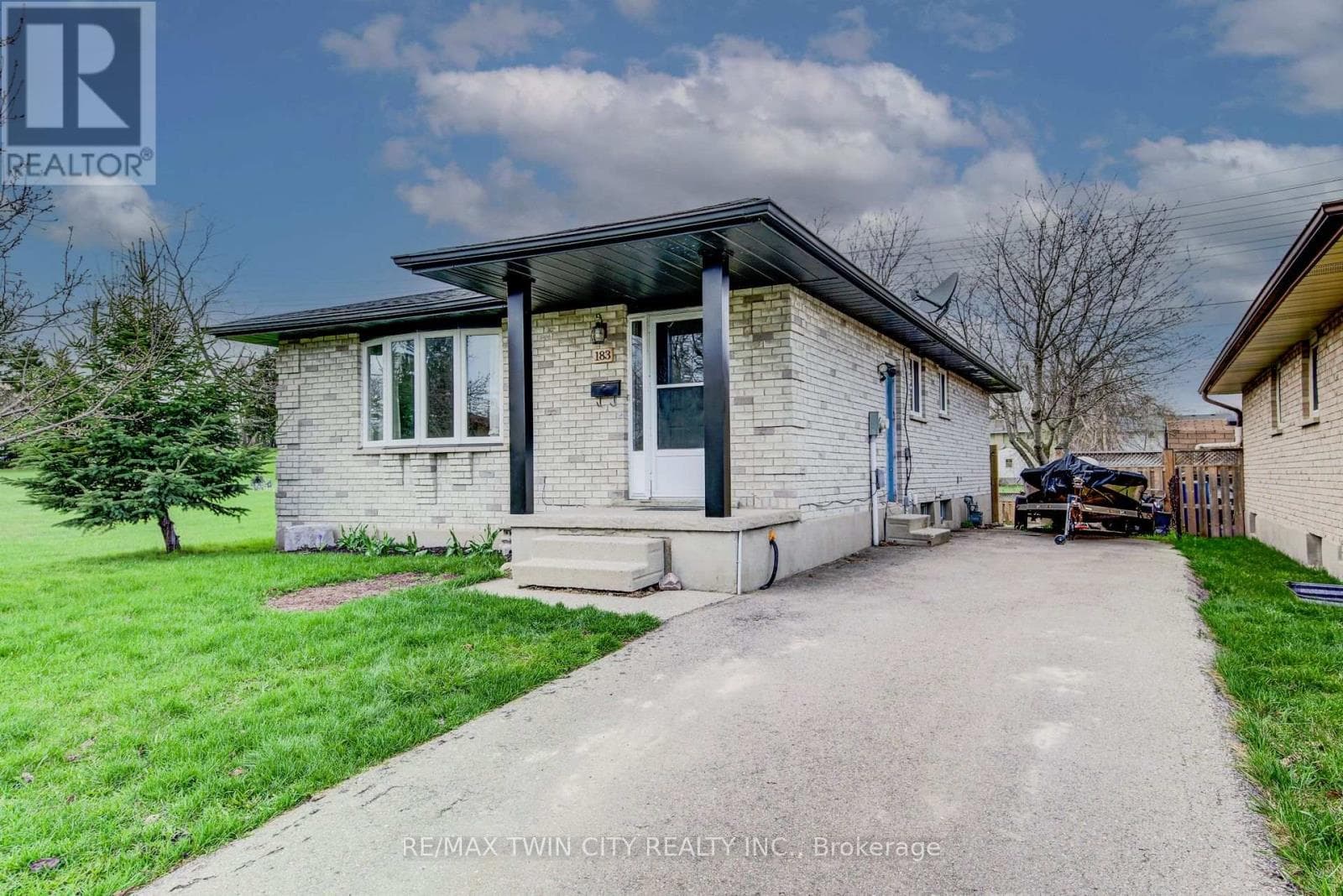 183 DINISON CRESCENT — photo 3
