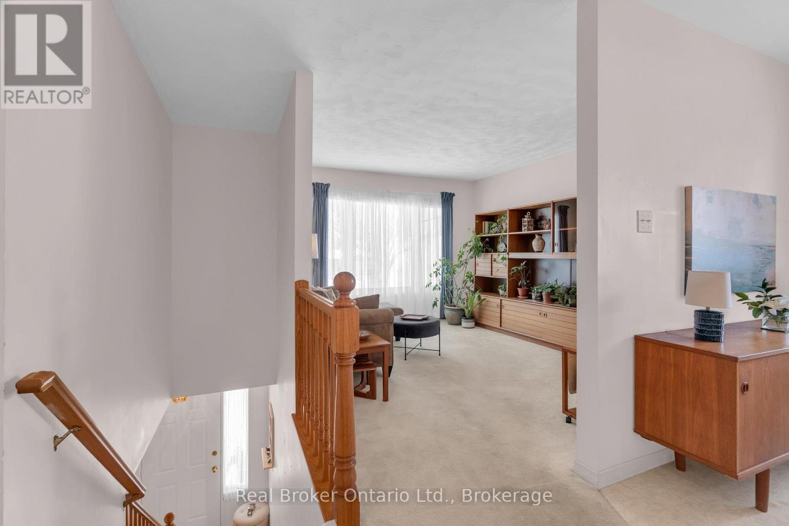 50 SOUTH DRIVE — photo 2