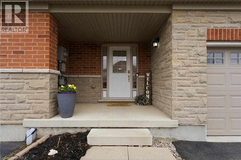 6 FREER Drive — photo 2