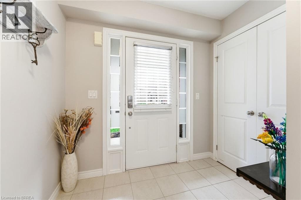 6 FREER Drive — photo 3
