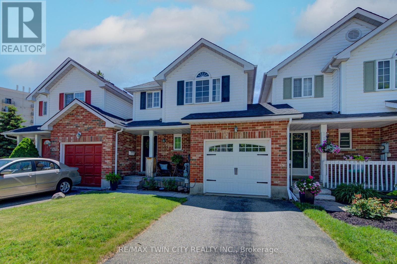 243 AUBURN DRIVE — photo 3