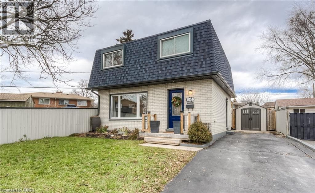 382 CYRUS Street — photo 2