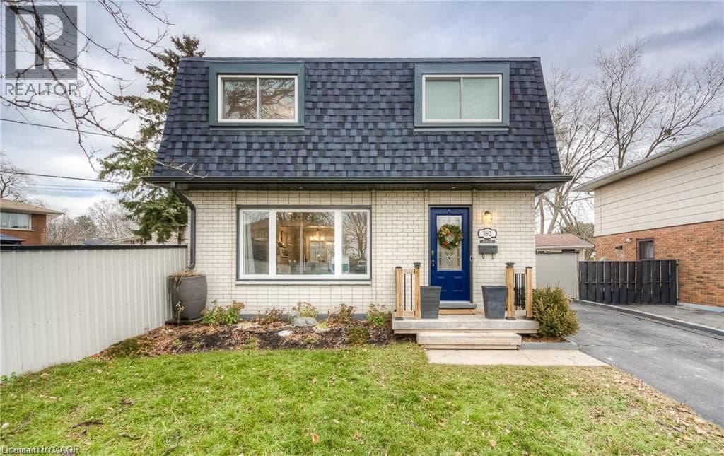 382 CYRUS Street — photo 1
