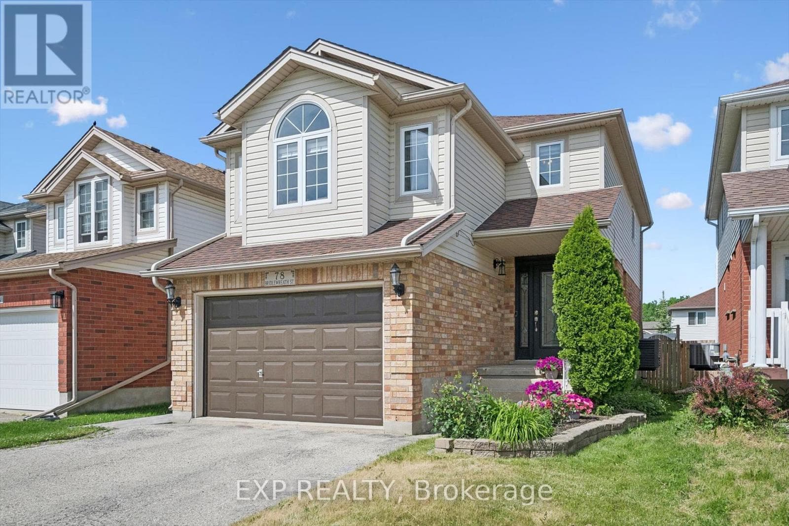 78 BRIDLEWREATH STREET — photo 2