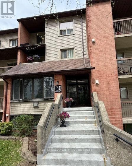 111 - 30 HICKORY STREET — photo 2