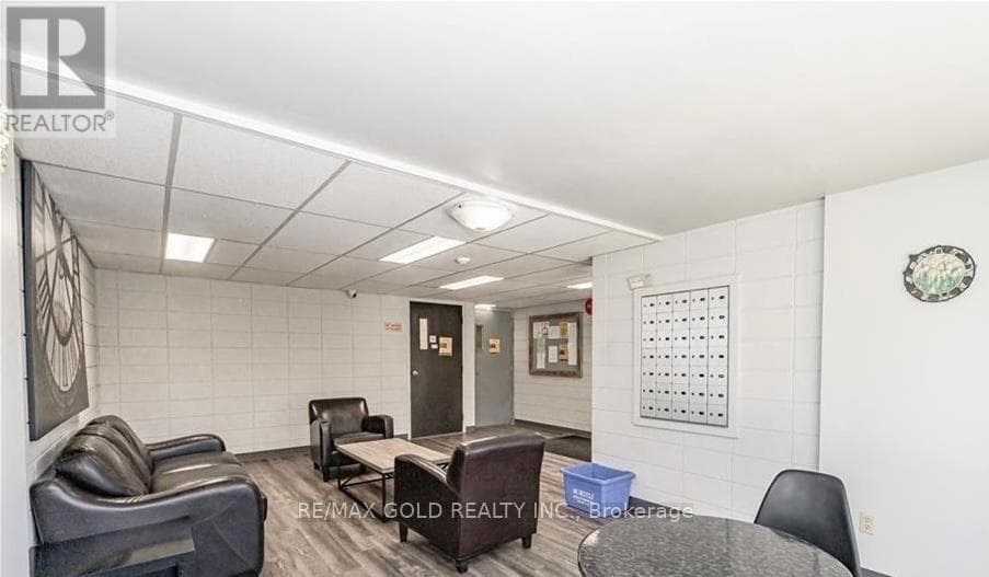 111 - 30 HICKORY STREET — photo 3