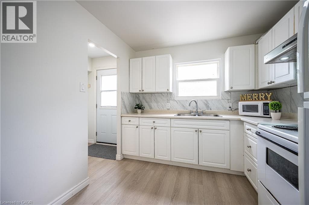 212 WESTCOURT Place — photo 3