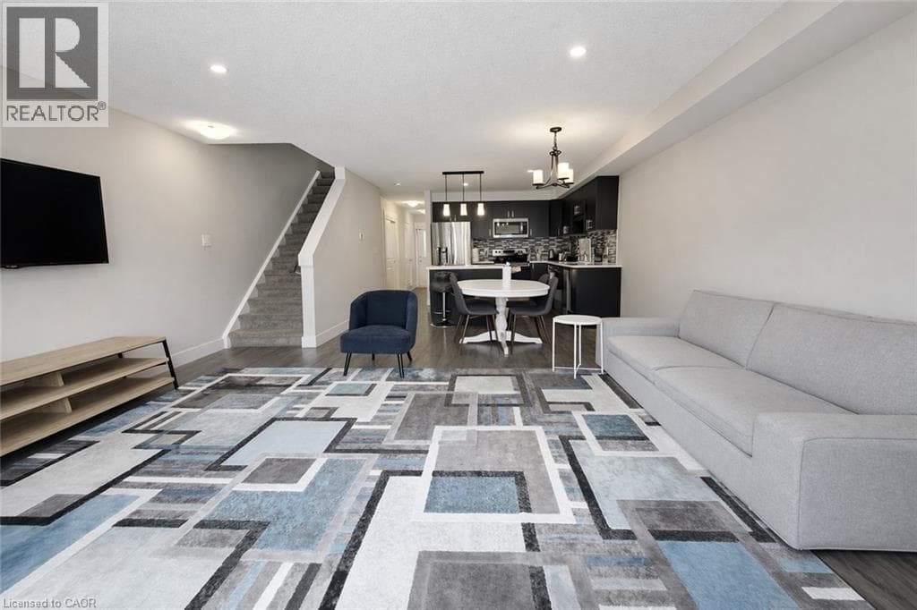 165 ROCHEFORT Street — photo 3