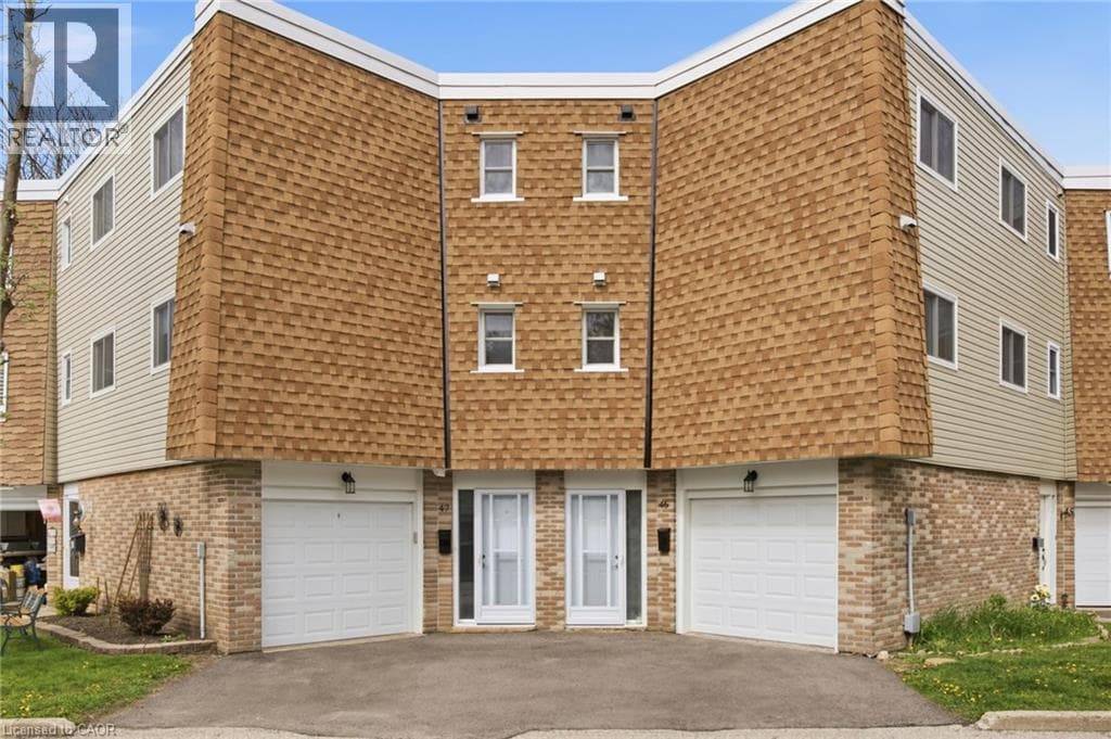 60 ELMSDALE Drive Unit# 46 — photo 1
