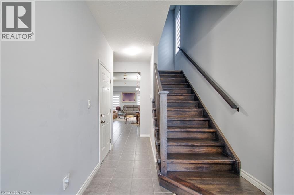 111 HONEY Street — photo 3
